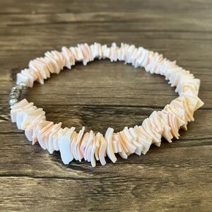 NWOT Pale pink and white shell bracelet beach jewelry